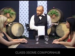 UhEbony presents: 3some tip for the waiter