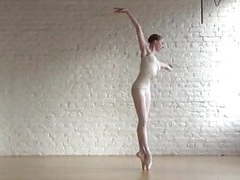 UhEbony presents: Nude ballerina