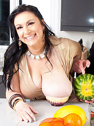 UhEbony presents: Sex in the kitchen