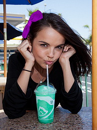 UhEbony presents: Dillion Harper Little Squirt